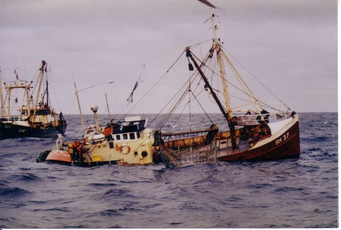Zinkende visserboot