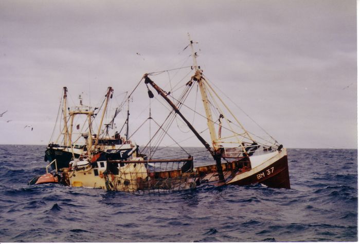 Zinkende visserboot