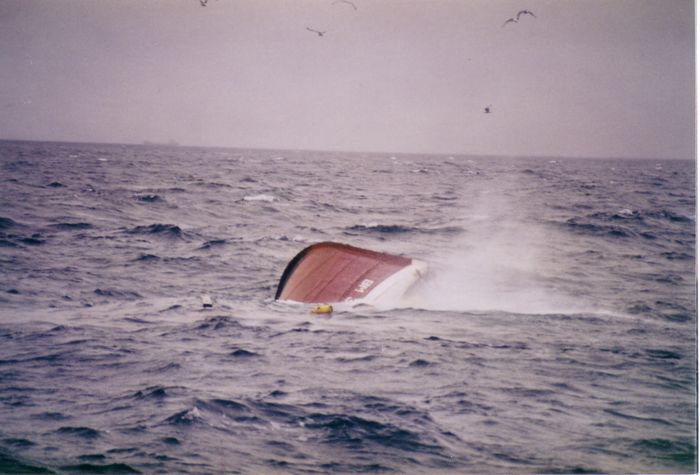 Zinkende visserboot