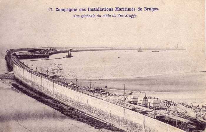 17 - Compagnie des Installations Maritimes de Bruges - Vue générale du môle de Zee-Brugge