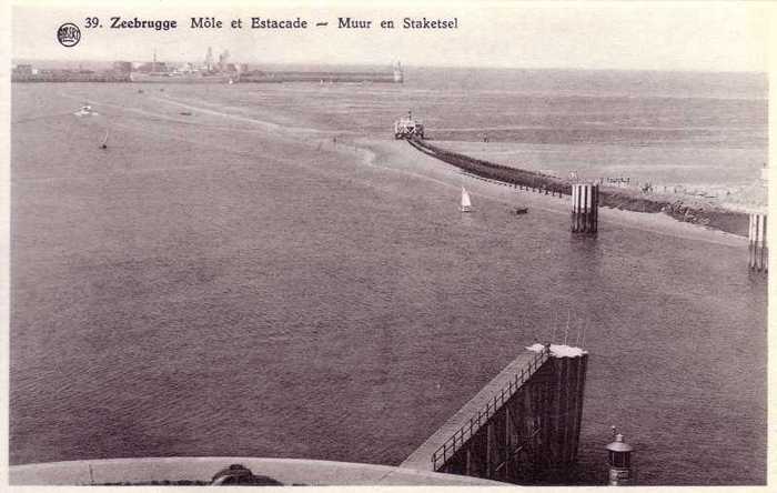 Zeebrugge - Muur en Staketsel