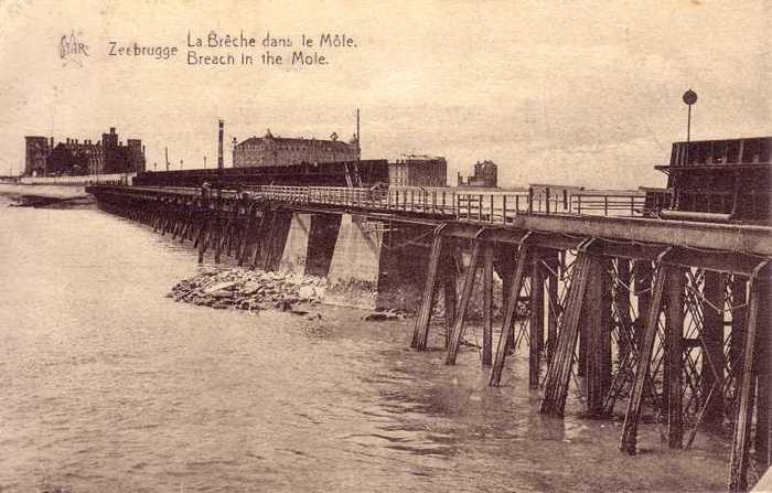 Zeebrugge - La Brêche dans le Môle.