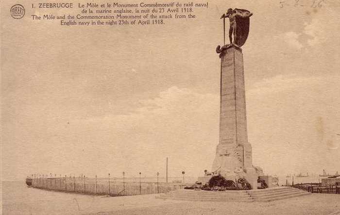 Zeebrugge - Le Môle et le Monument Commémoratif du raid naval de la marine anglaise, la nuit du 23 avril 1918
