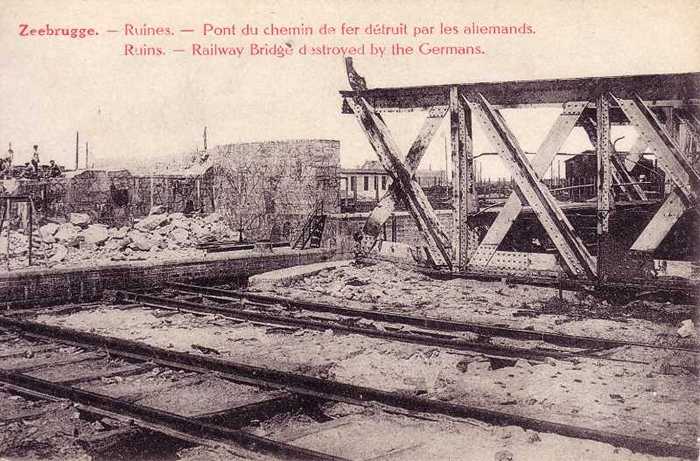 Zeebrugge - Ruines - Pont du chemin de fer détruit par les allemands