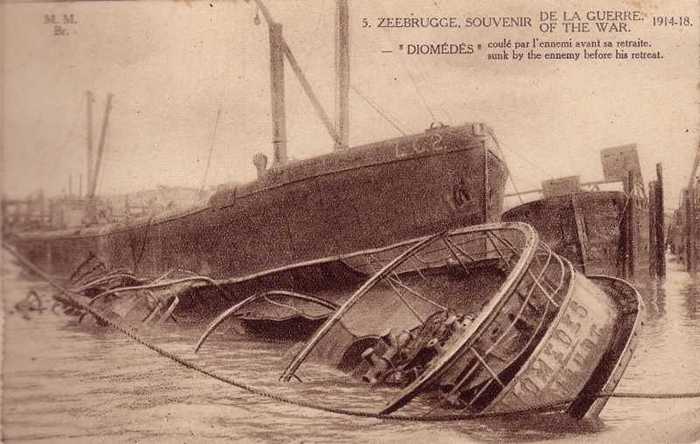 Zeebrugge - Souvenir de la guerre 1914-1918 - 5 - 'Diomédés' coulé par l'ennemi avant sa retraite.