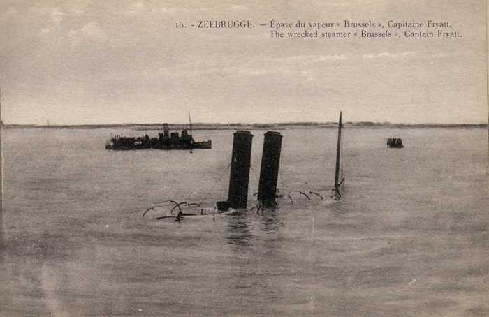 16 - Zeebrugge - épave du vapeur 'Brussels' - Capitaine Fryatt
