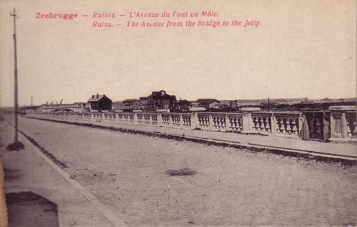 Zeebrugge - Ruines - L'Avenue du Pont au Môle