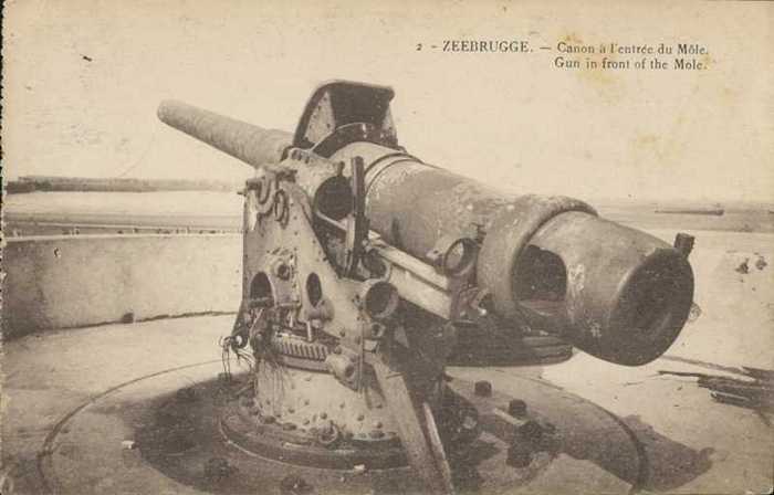 2 - Zeebrugge - Canon à  l'entrée du Môle