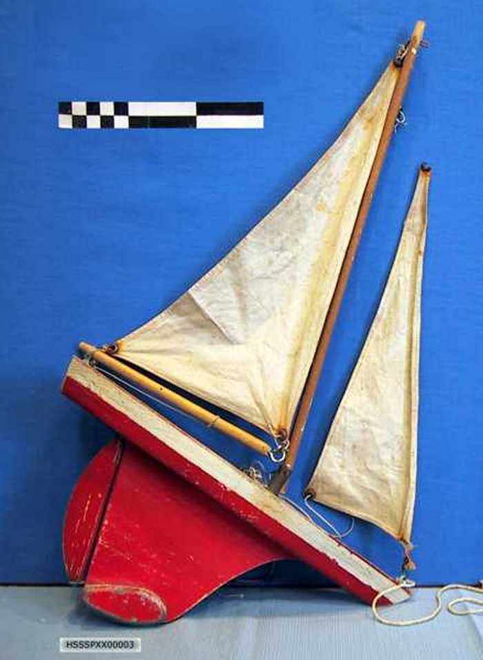 Zeilboot met zwaard