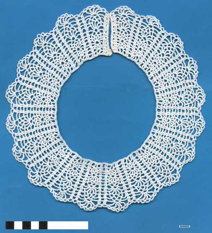 Ronde witte kraag
