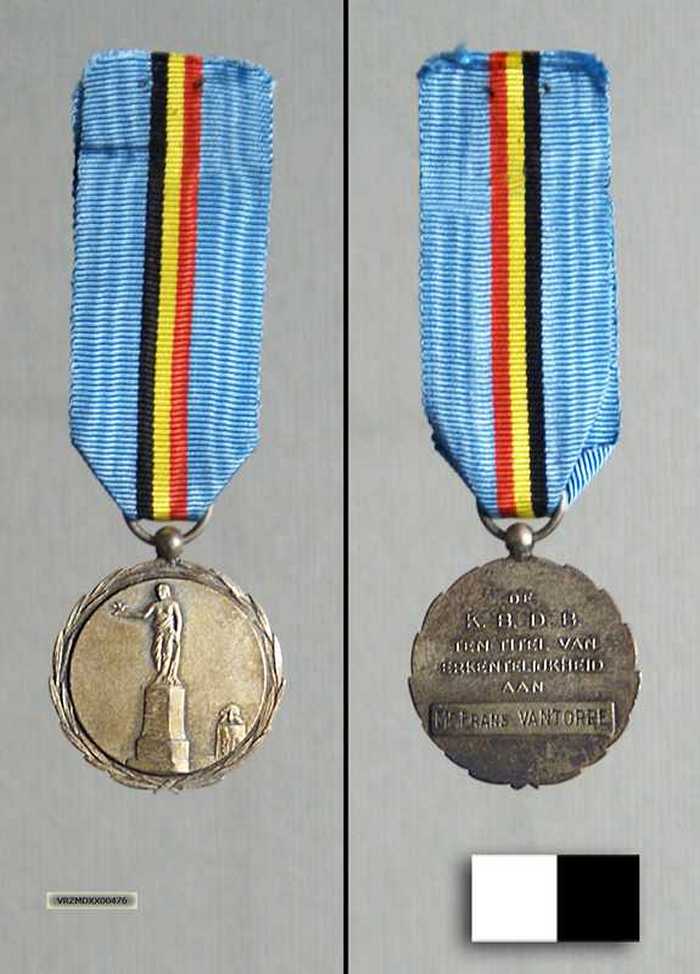 Erkentelijkheidsmedaille van K.B.D.B. (Koninklijke Belgische duivenbond) aan Frans Vantorre