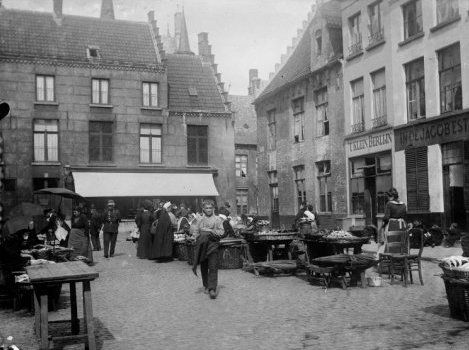 markt-huidevetersplein-brugge