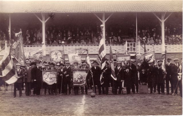 Vlag_Supportersclub_KVCK_Foto_Vlaggenhulde_1930_RKFC